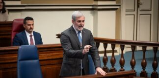 Clavijo lamenta que el Estado haya mentido sobre la situación sanitaria de los pasajeros del MV Hondius