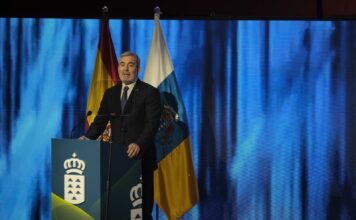El presidente reclama respeto para Canarias y llama a exigirlo “con orgullo y sin complejos”