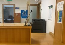 El Servicio Canario de la Salud instala bucles de inducción magnética en los centros de salud para facilitar la accesibilidad auditiva