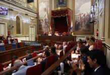 El Parlamento de Canarias aprueba por unanimidad la inclusión de La Graciosa en la letra del himno autonómico