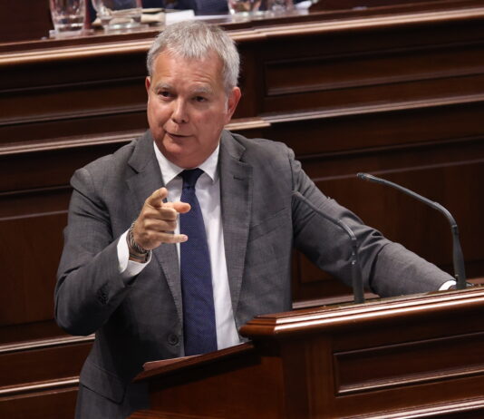 Franquis acusa a Clavijo de “mentir, generar alarmismo y confrontar” durante la crisis del hantavirus