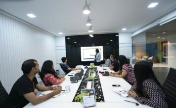 Vender más ya no basta, las empresas buscan nuevas formas de crecer