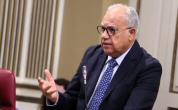 Curbelo apuesta por una estrategia permanente frente a incendios cada vez más complejos