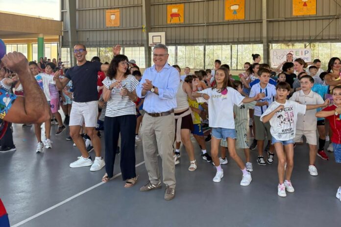 FOTO. José Manuel Cabrera en el fin de curso del CEIP Príncipe Felipe_Canarias despide este viernes el curso escolar 2025_2026 (2)
