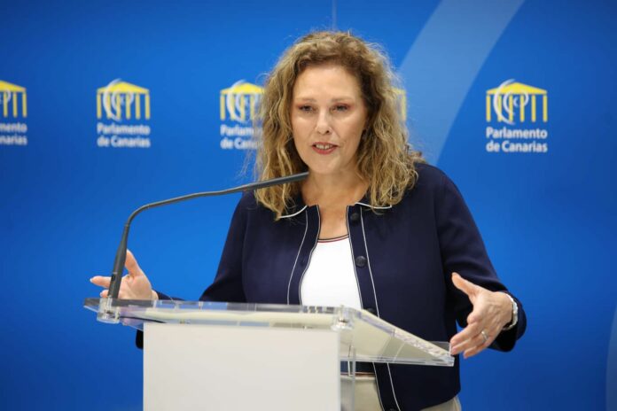 Astrid Pérez en rueda de prensa 1