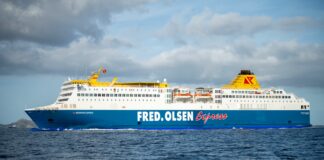 Más de 9.000 pasajeros escogieron la conexión marítima entre Huelva y Canarias de Fred. Olsen Express durante el comienzo del verano