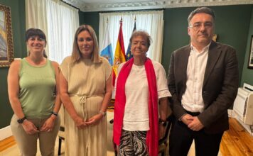 Astrid Pérez mantiene un encuentro con la presidenta del Consejo Escolar de Canarias para reforzar la colaboración institucional