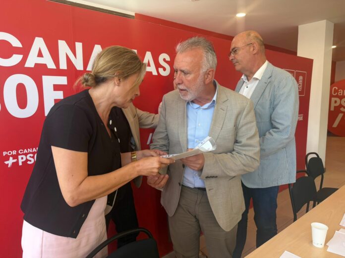 Loli Cabrera, Secretaria de organización de UGT servicios públicos; Ángel Víctor Torres, Ministro de Política Territorial y Memoria Democrática de España