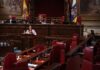 El Parlamento de Canarias aprueba el dictamen final de la comisión de investigación sobre la contratación de material sanitario durante la pandemia