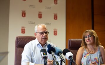 El Cabildo facilita los libros de texto del nuevo curso escolar a más de 2000 estudiantes de La Gomera