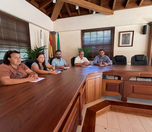 Vallehermoso refuerza su apoyo a las familias con mejoras en las ayudas al estudio y la atención social