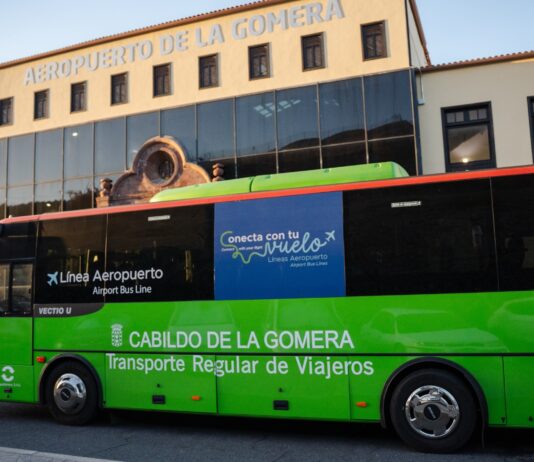GuaguaGomera lanza una campaña para fomentar el transporte público en sus rutas con el aeropuerto
