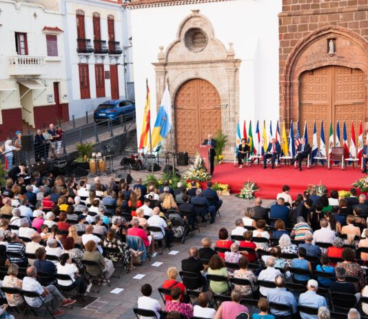 La Gomera celebra el Acto Institucional de las Jornadas Colombinas con una mirada a la memoria y la democracia