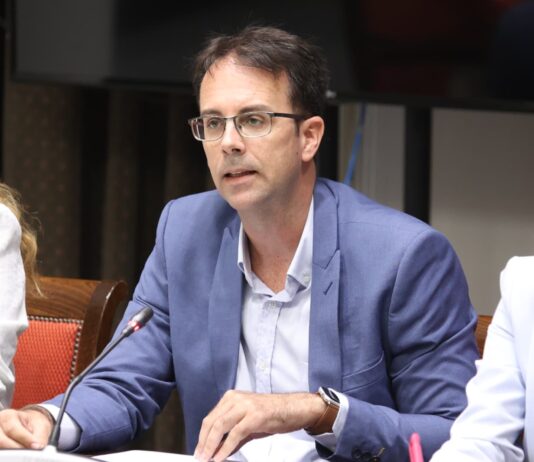 La Gomera pide acelerar la atención a la dependencia y reforzar la coordinación entre administraciones
