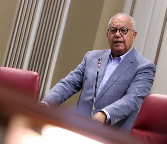 Curbelo apela a una estrategia conjunta para ampliar las residencias universitarias en Canarias
