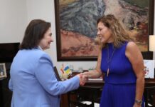 Astrid Pérez recibe a la nueva decana del Cuerpo Consular acreditado en Santa Cruz de Tenerife