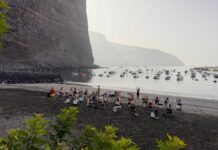 Valle Gran Rey celebra una nueva edición de gimnasia para mayores en la playa con gran éxito de participación