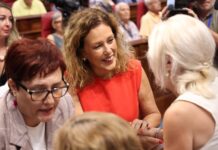 El Parlamento de Canarias acoge las ocho propuestas de las personas mayores para una longevidad activa y participativa