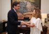 Astrid Pérez recibe del presidente del TSJC la Memoria anual de la Justicia en Canarias