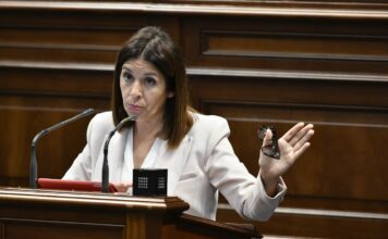 Carmen Hernández exige al Gobierno de CC y el PP que entierre de forma definitiva el puerto de Fonsalía