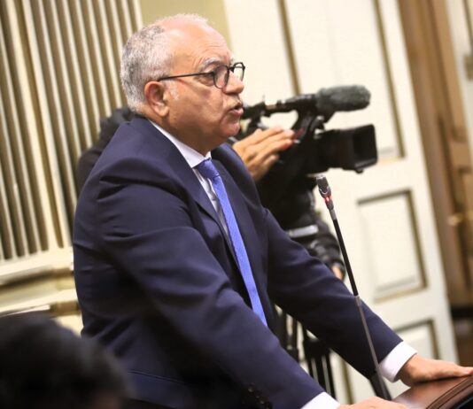 ASG advierte de la vulnerabilidad económica de Canarias y del retroceso del turismo frente al resto de España