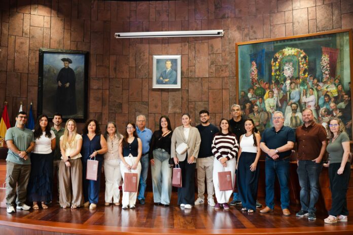 Casimiro Curbelo con los participantes del NOE