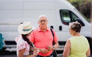 Cabildo y Cadena de Favores impulsan un proyecto para mejorar la calidad de vida de personas mayores y con diversidad funcional