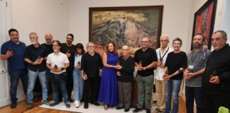 Astrid Pérez reconoce el trabajo de lo profesionales de la fotografía que han documentado la actividad del Parlamento de Canarias