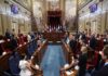 El Parlamento de Canarias comienza la sesión plenaria de Eurolat con un minuto de silencio